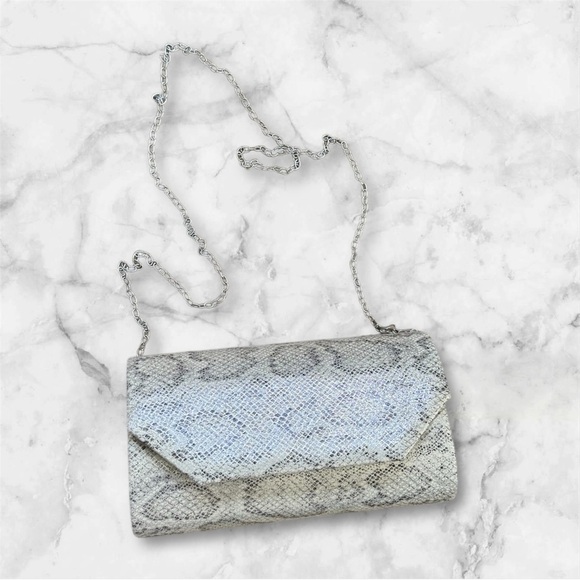 💎✅Vintage Clutch with Faux Snakeskin Texture - Picture 2 of 14